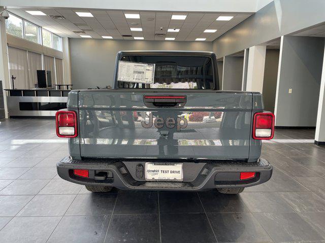 new 2025 Jeep Gladiator car, priced at $42,680