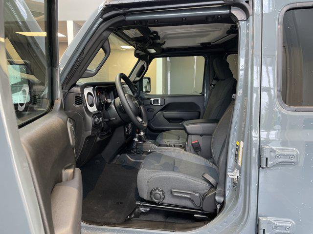 new 2025 Jeep Gladiator car, priced at $43,180