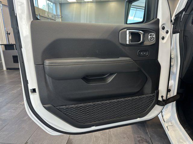new 2025 Jeep Wrangler car, priced at $53,132