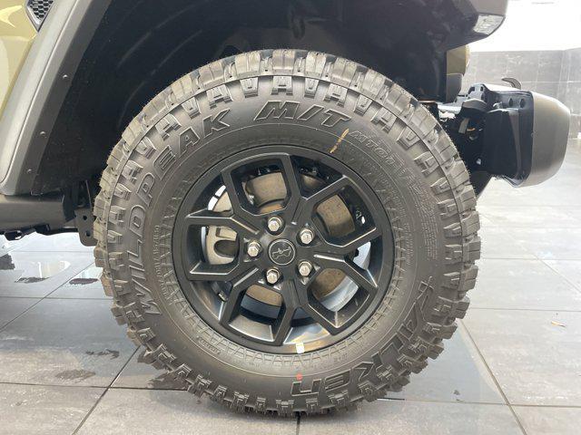 new 2025 Jeep Wrangler car, priced at $46,475