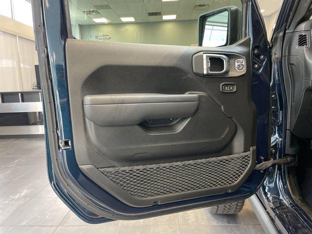 new 2025 Jeep Gladiator car, priced at $42,980