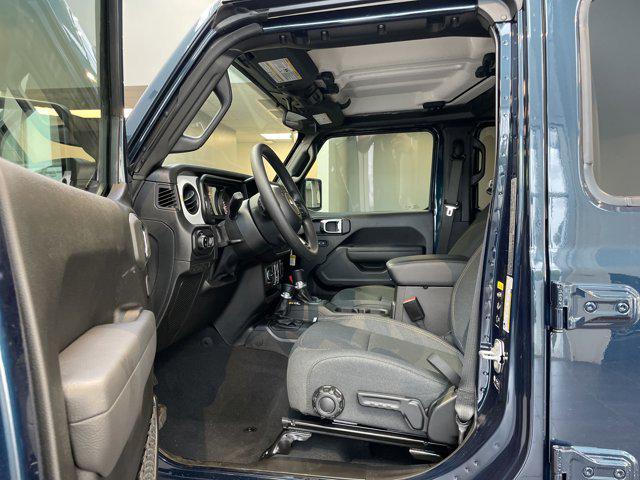new 2025 Jeep Gladiator car, priced at $42,980