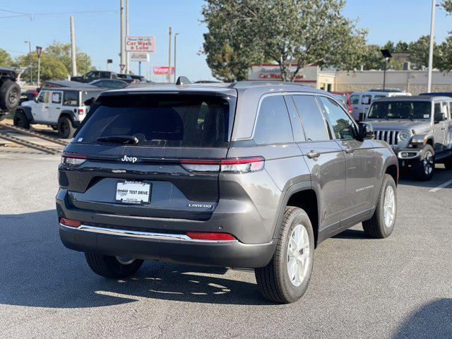 new 2025 Jeep Grand Cherokee car, priced at $38,175