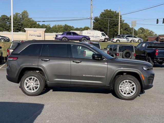 new 2025 Jeep Grand Cherokee car, priced at $38,175