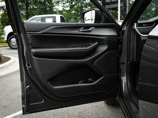 used 2024 Jeep Grand Cherokee car, priced at $31,428