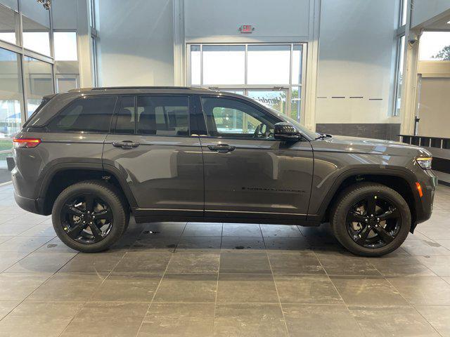 new 2025 Jeep Grand Cherokee car, priced at $51,160