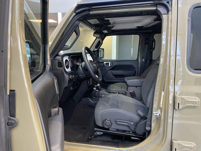 new 2025 Jeep Gladiator car, priced at $43,180