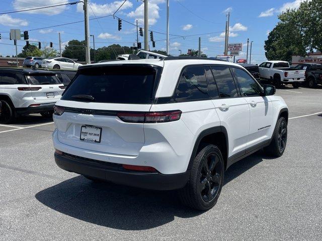 new 2024 Jeep Grand Cherokee car, priced at $44,330