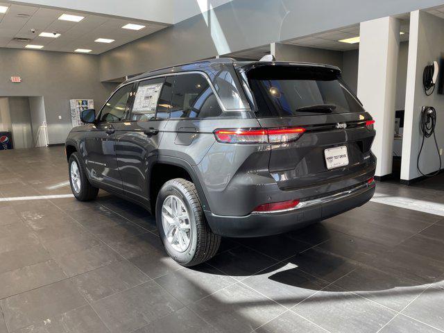 new 2025 Jeep Grand Cherokee car, priced at $42,170