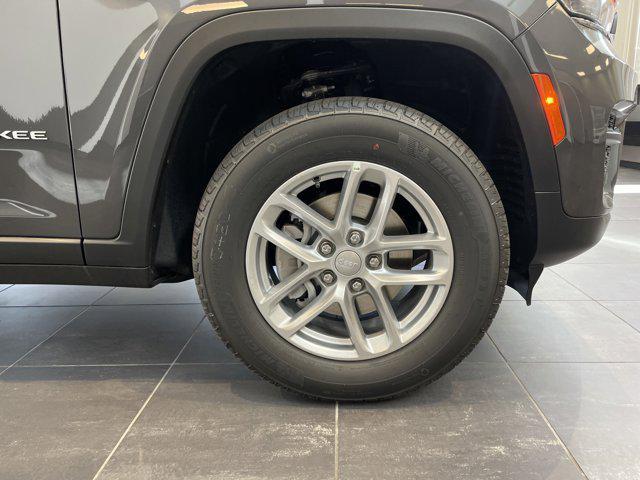 new 2025 Jeep Grand Cherokee car, priced at $42,170