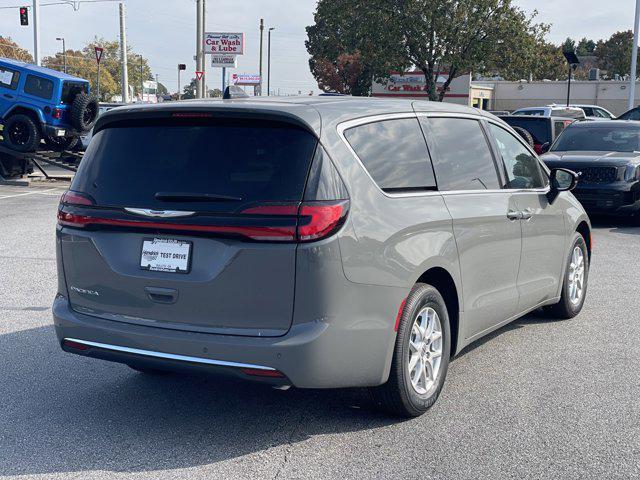 new 2025 Chrysler Pacifica car, priced at $40,969