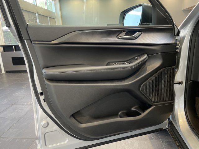 new 2025 Jeep Grand Cherokee L car, priced at $42,179