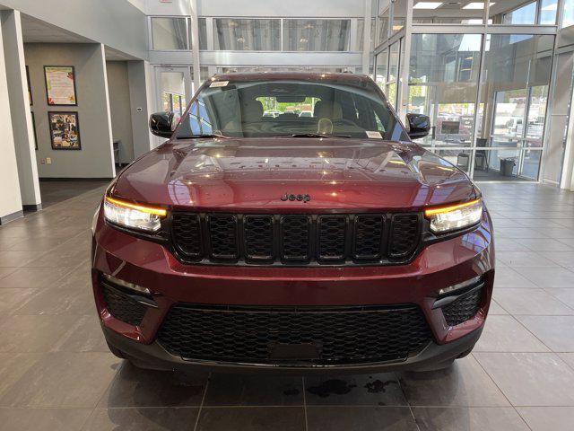 new 2025 Jeep Grand Cherokee car, priced at $43,720