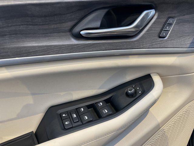 new 2025 Jeep Grand Cherokee car, priced at $43,720