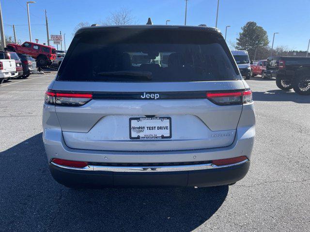 new 2025 Jeep Grand Cherokee car, priced at $37,175