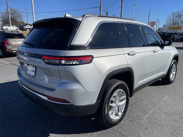 new 2025 Jeep Grand Cherokee car, priced at $37,175