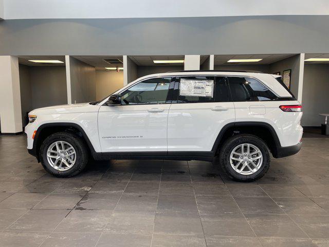 new 2025 Jeep Grand Cherokee car, priced at $38,008