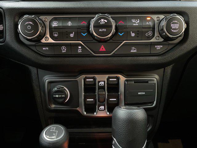 new 2025 Jeep Wrangler car, priced at $48,140