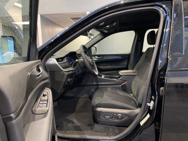 new 2025 Jeep Grand Cherokee car, priced at $36,420