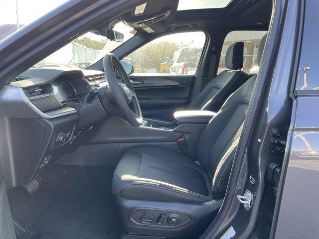 used 2025 Jeep Grand Cherokee car, priced at $32,993