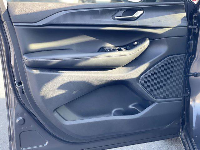 used 2025 Jeep Grand Cherokee car, priced at $32,993