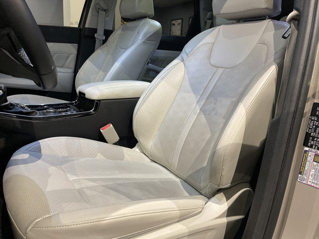 used 2024 Kia Sorento car, priced at $35,285