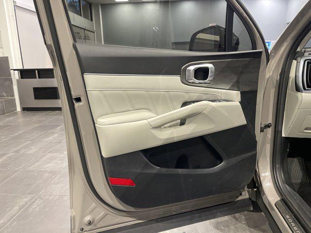 used 2024 Kia Sorento car, priced at $35,285