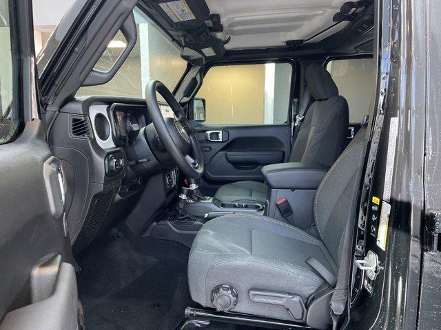 new 2025 Jeep Gladiator car, priced at $37,885