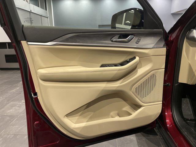 used 2025 Jeep Grand Cherokee L car