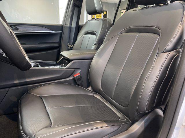 new 2025 Jeep Grand Cherokee car, priced at $47,815