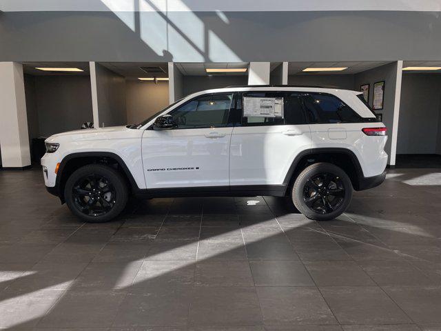 new 2025 Jeep Grand Cherokee car, priced at $47,815