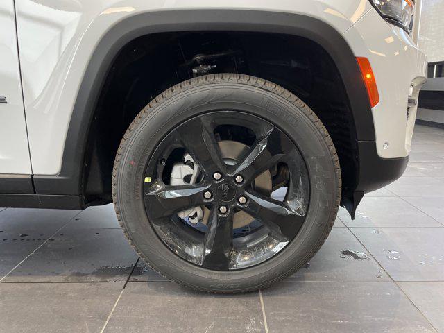 new 2025 Jeep Grand Cherokee car, priced at $47,815