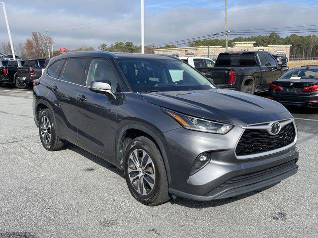 used 2021 Toyota Highlander car, priced at $34,997