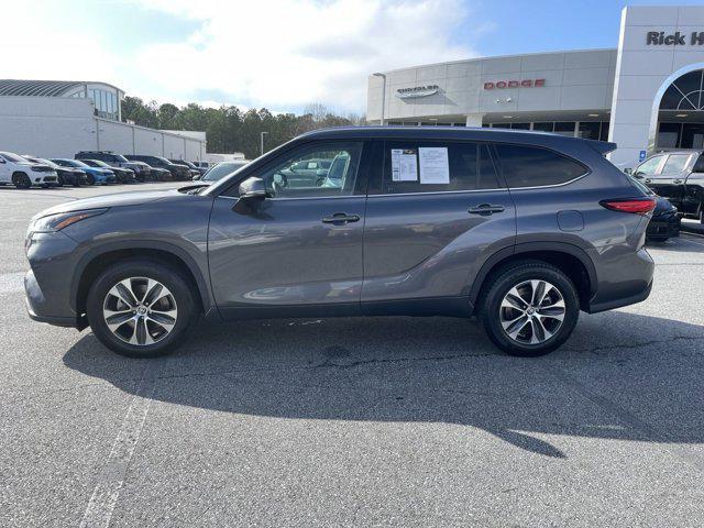 used 2021 Toyota Highlander car, priced at $34,997