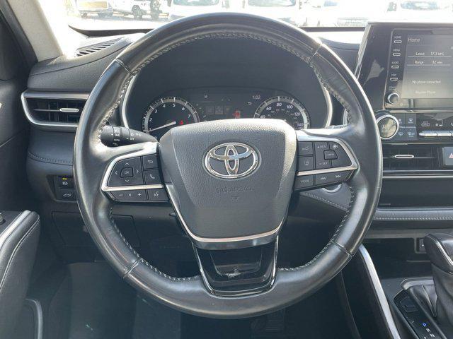 used 2021 Toyota Highlander car, priced at $34,997