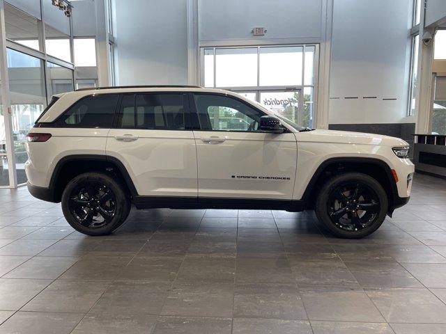 new 2025 Jeep Grand Cherokee car, priced at $38,080
