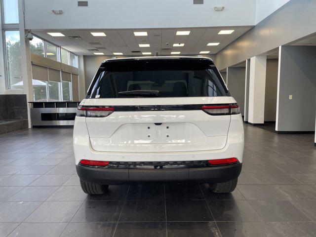 new 2025 Jeep Grand Cherokee car, priced at $38,080