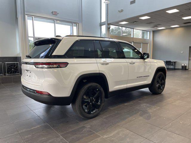 new 2025 Jeep Grand Cherokee car, priced at $38,080