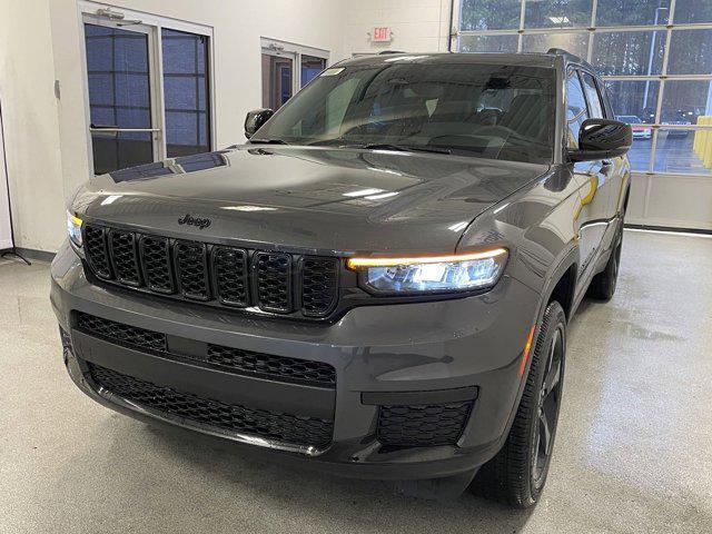 new 2024 Jeep Grand Cherokee car, priced at $40,925