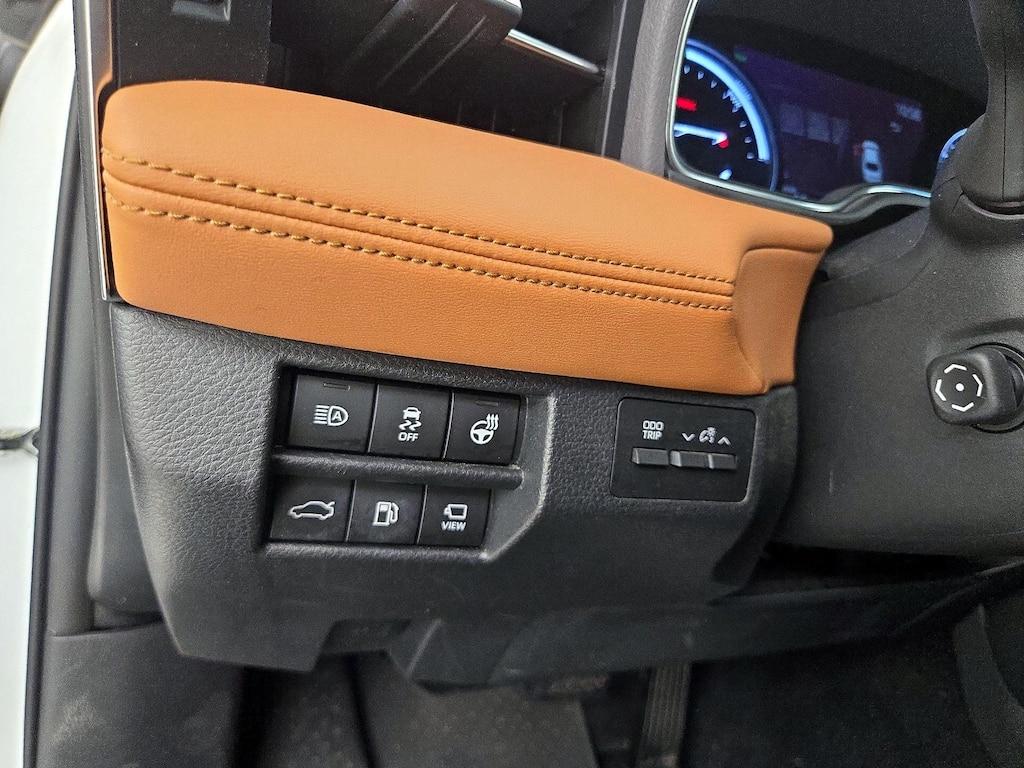 used 2020 Toyota Avalon Hybrid car, priced at $31,998