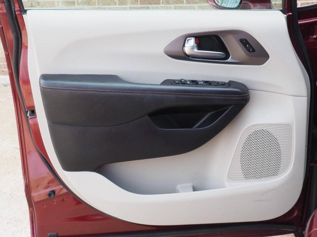 used 2020 Chrysler Pacifica car, priced at $24,885