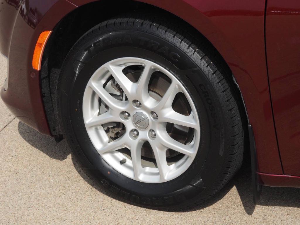 used 2020 Chrysler Pacifica car, priced at $24,885
