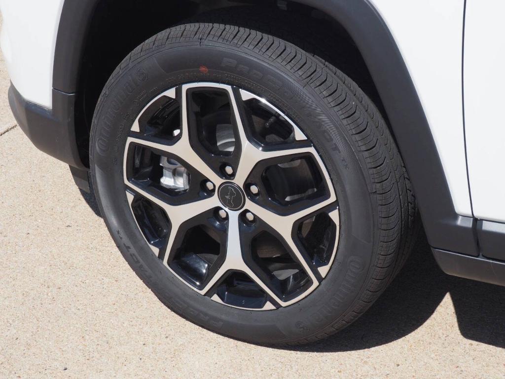 new 2025 Jeep Compass car, priced at $32,082