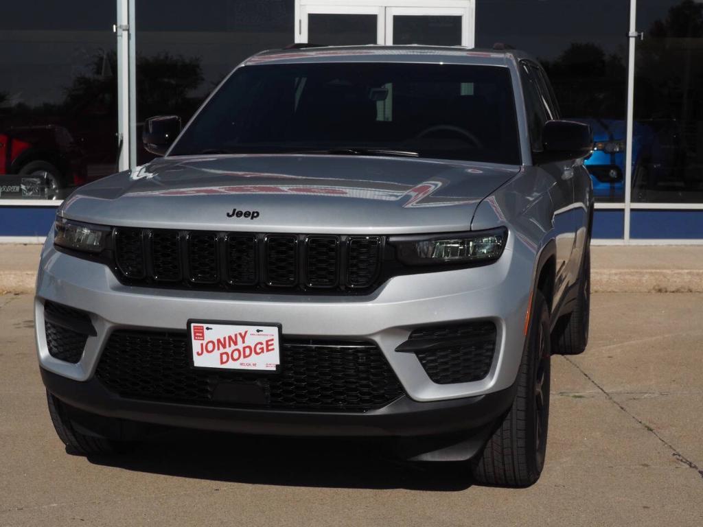 new 2025 Jeep Grand Cherokee car, priced at $44,530