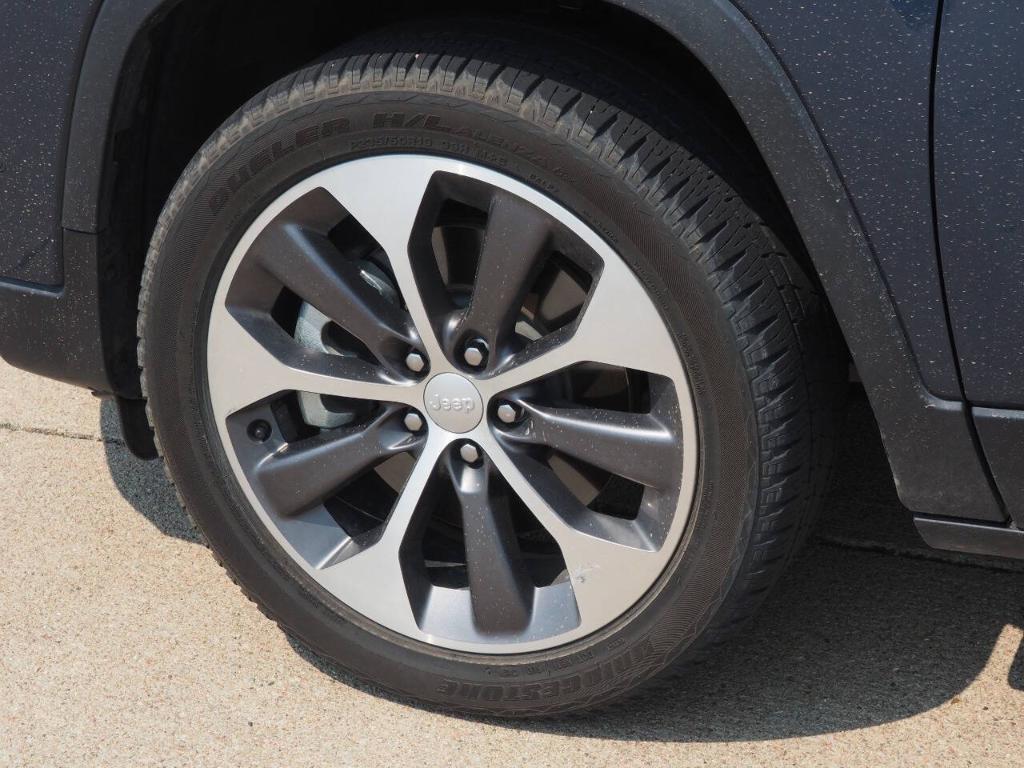 used 2022 Jeep Cherokee car, priced at $26,850