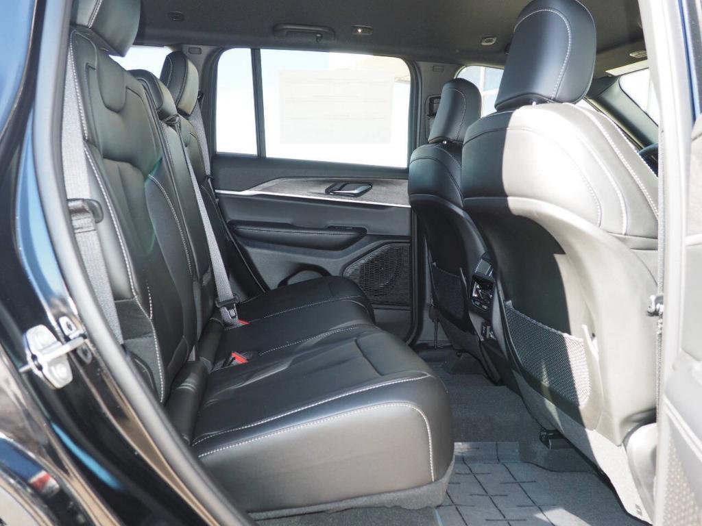 new 2025 Jeep Grand Cherokee car, priced at $45,267
