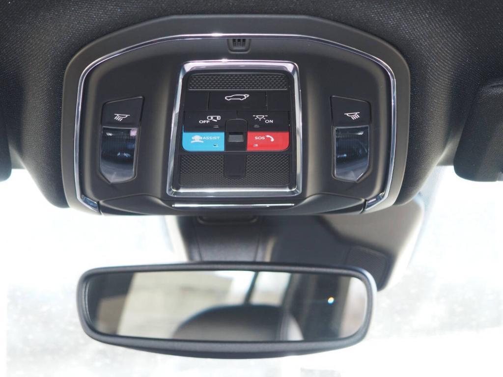 new 2025 Jeep Grand Cherokee car, priced at $45,267