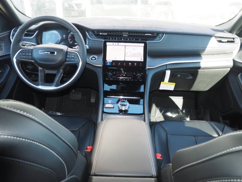 new 2025 Jeep Grand Cherokee car, priced at $45,267