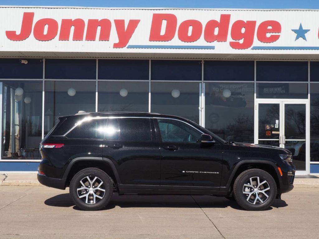 new 2025 Jeep Grand Cherokee car, priced at $45,267