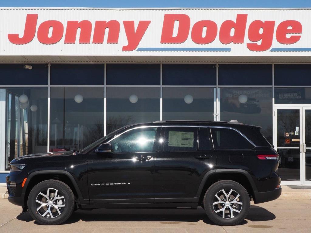 new 2025 Jeep Grand Cherokee car, priced at $45,267